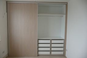 Vestavěné skříně