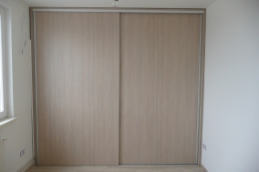 Vestavěné skříně