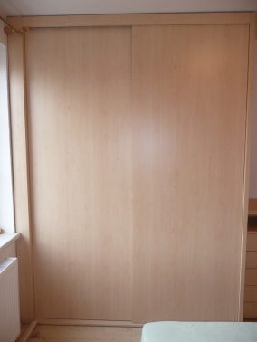 Vestavěné skříně