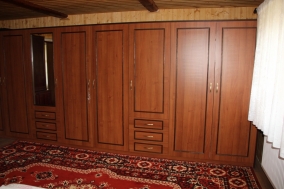 Vestavěné skříně