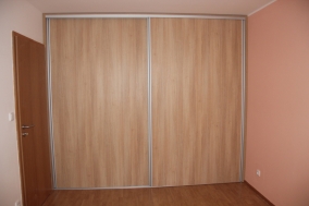 Vestavěné skříně