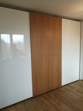 Vestavěné skříně